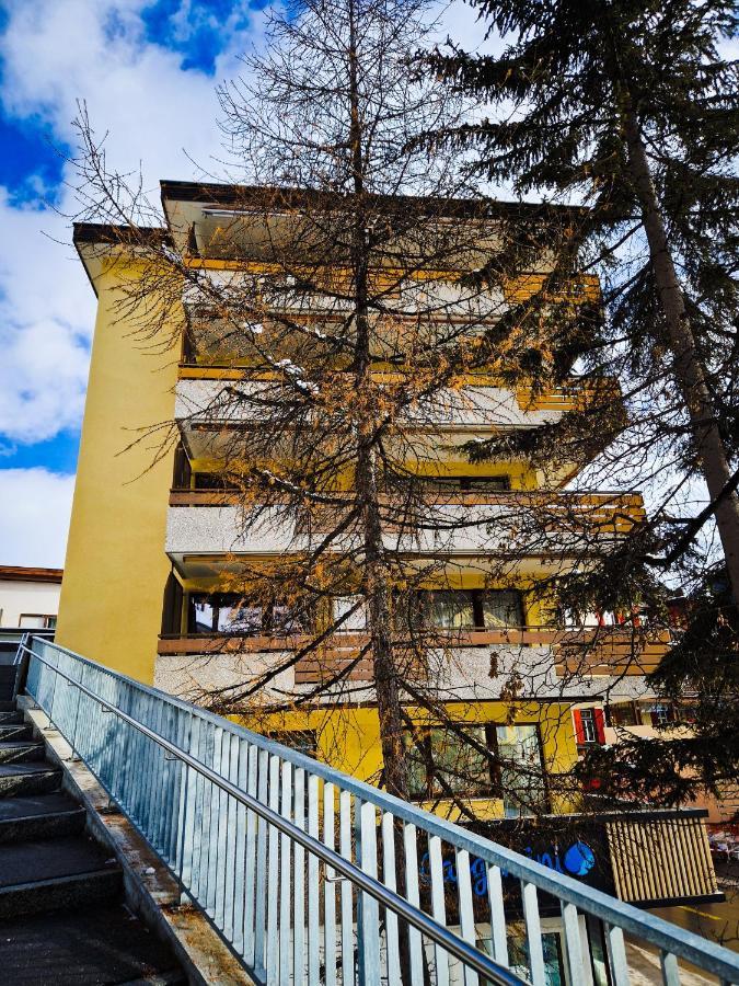 Fewo'S Und Apartment'S Schoeneck Davos Exteriör bild